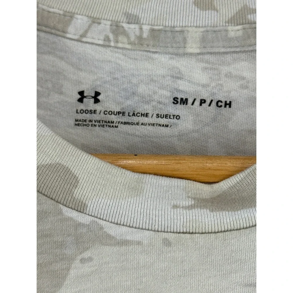Under Armour Camo Long‎ Sleeve Shirt Kids Small Tan Digital Camouflage Tee